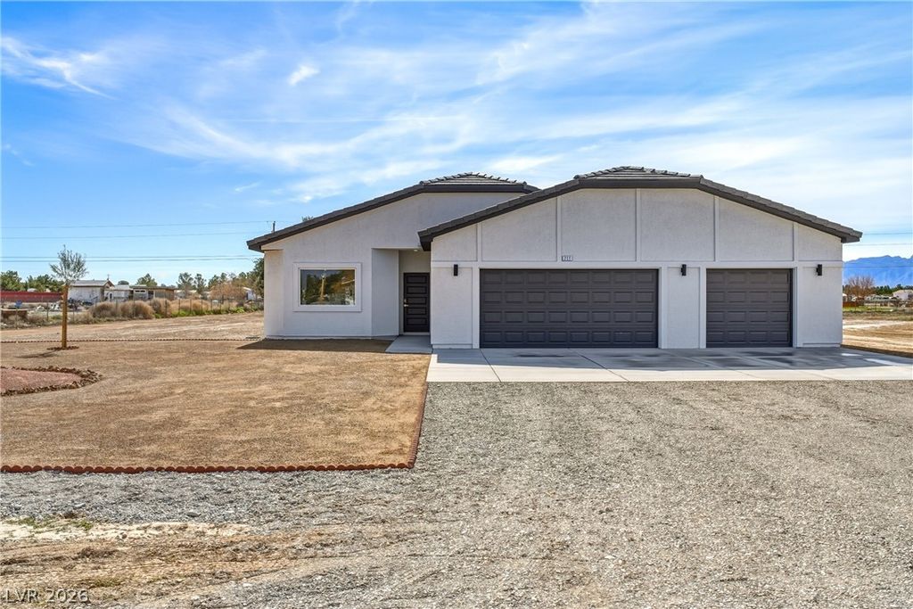 711 West Leffner Drive, Pahrump, NV 89060