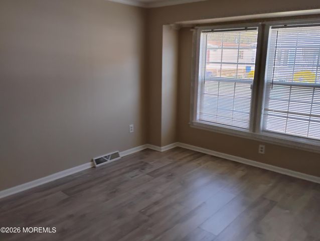 602 Walden Way, Whiting, NJ 08759