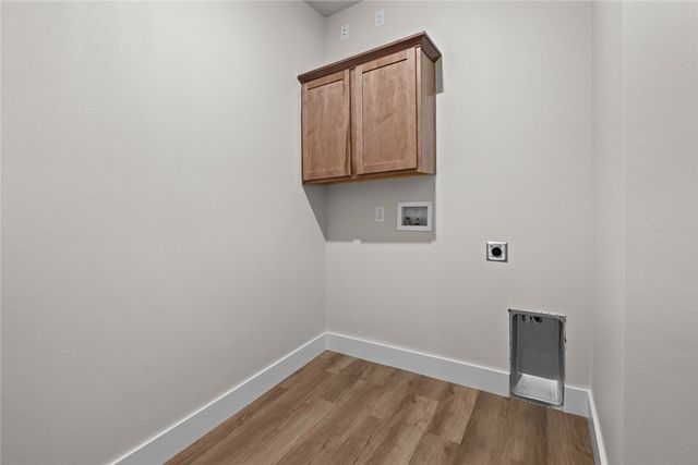 880 Snyder Springs Loop, Watts, OK 74964