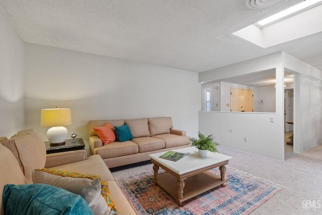 5717 Cypress Point Drive, Bakersfield, CA 93309