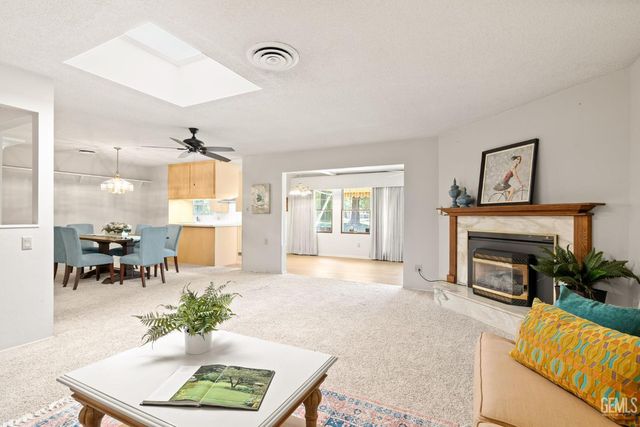 5717 Cypress Point Drive, Bakersfield, CA 93309