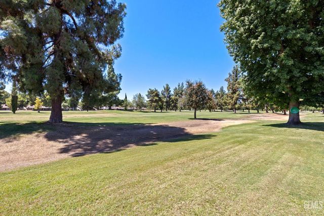 5717 Cypress Point Drive, Bakersfield, CA 93309