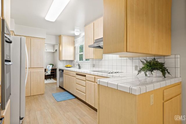 5717 Cypress Point Drive, Bakersfield, CA 93309