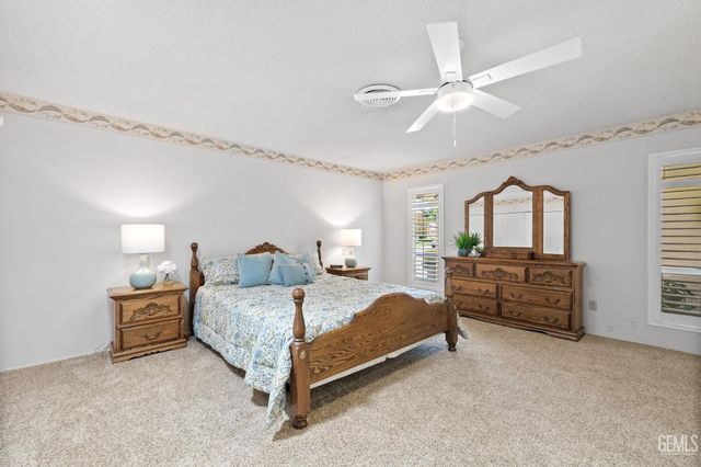 5717 Cypress Point Drive, Bakersfield, CA 93309