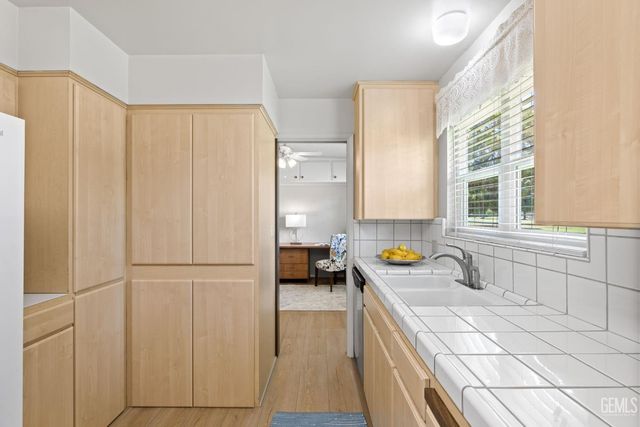 5717 Cypress Point Drive, Bakersfield, CA 93309