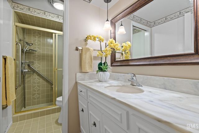 5717 Cypress Point Drive, Bakersfield, CA 93309