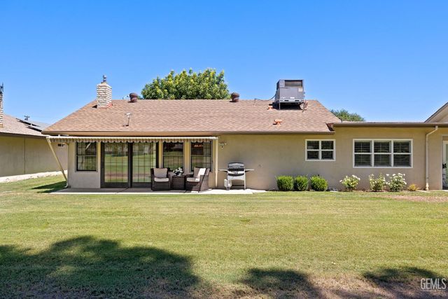 5717 Cypress Point Drive, Bakersfield, CA 93309