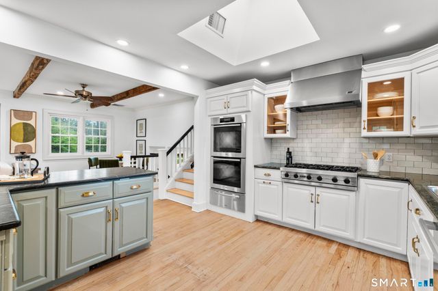 10 Hyde Ridge Road, Weston, CT 06883