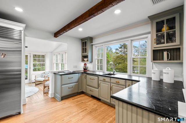 10 Hyde Ridge Road, Weston, CT 06883