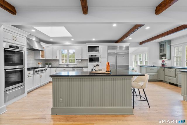 10 Hyde Ridge Road, Weston, CT 06883