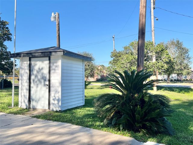 3806 Peck Street, Santa Fe, TX 77517