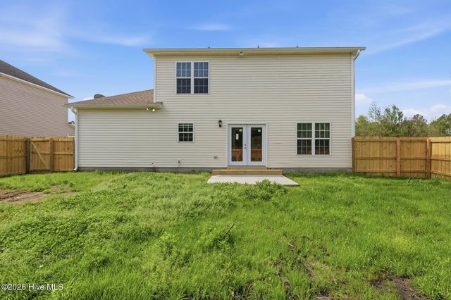 108 Blossom Court, Maple Hill, NC 28454