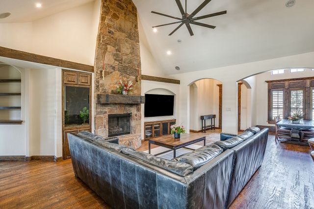 1201 Bluff Springs Drive, Fort Worth, TX 76052