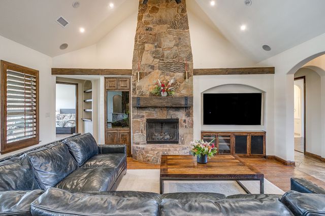 1201 Bluff Springs Drive, Fort Worth, TX 76052