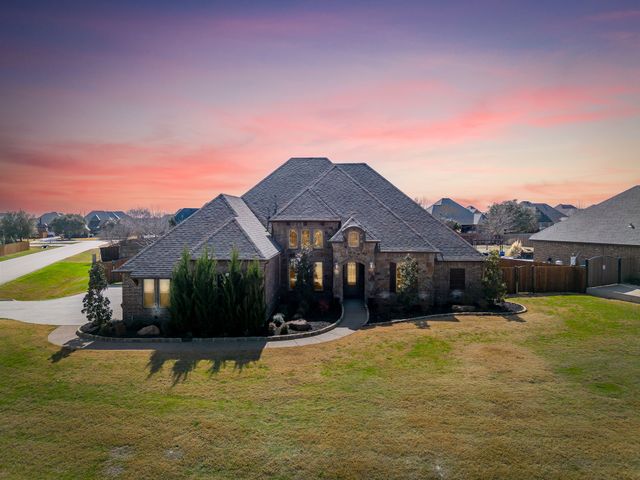 1201 Bluff Springs Drive, Fort Worth, TX 76052