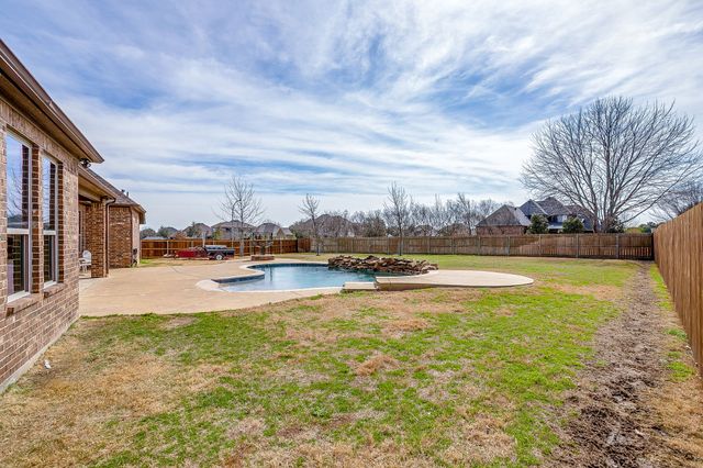 1201 Bluff Springs Drive, Fort Worth, TX 76052