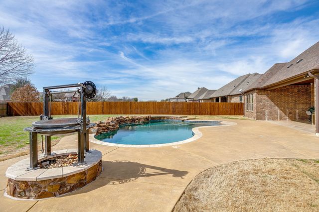 1201 Bluff Springs Drive, Fort Worth, TX 76052