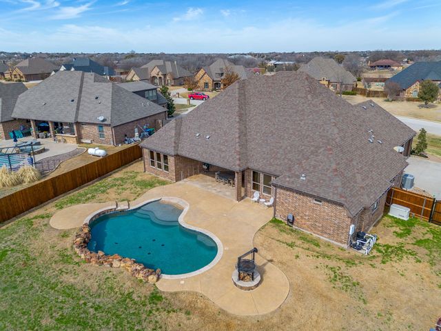 1201 Bluff Springs Drive, Fort Worth, TX 76052