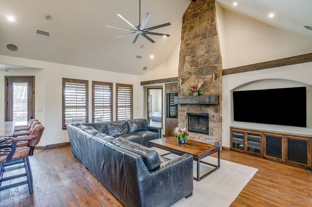 1201 Bluff Springs Drive, Fort Worth, TX 76052