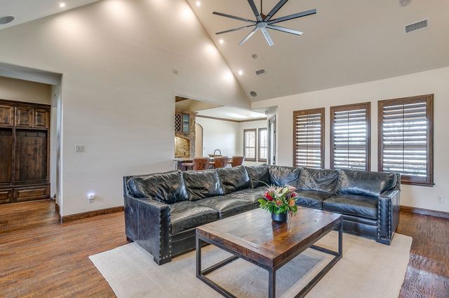 1201 Bluff Springs Drive, Fort Worth, TX 76052