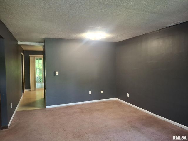 3107 N MOLLECK Drive, Peoria, IL 61604