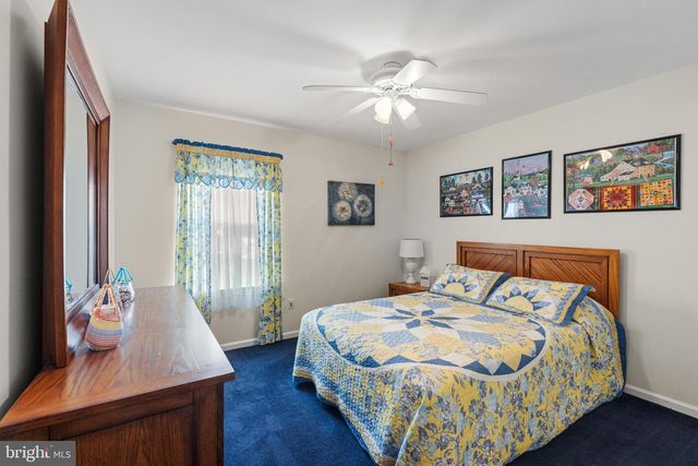 48 MORRIS DR, Sicklerville, NJ 08081