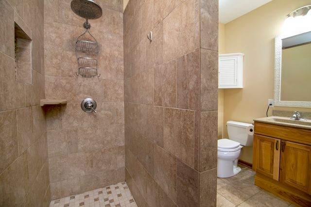 6011 Park View Drive, Bourbonnais, IL 60914