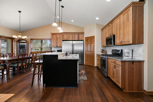 6011 Park View Drive, Bourbonnais, IL 60914