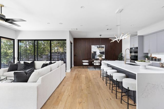 700 Wayside DR, Austin, TX 78703