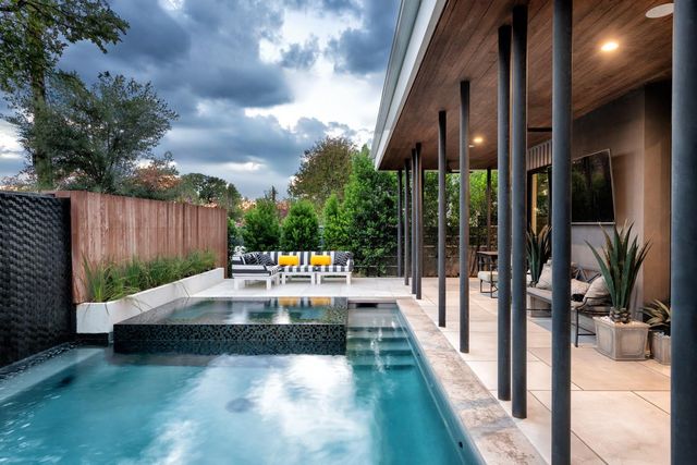 700 Wayside DR, Austin, TX 78703