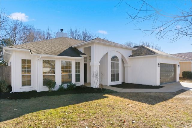 3050 N Pyrite Drive, Fayetteville, AR 72704