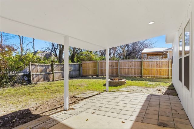 3050 N Pyrite Drive, Fayetteville, AR 72704