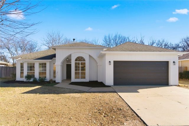 3050 N Pyrite Drive, Fayetteville, AR 72704
