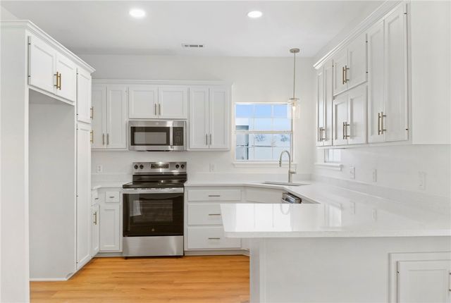 3050 N Pyrite Drive, Fayetteville, AR 72704