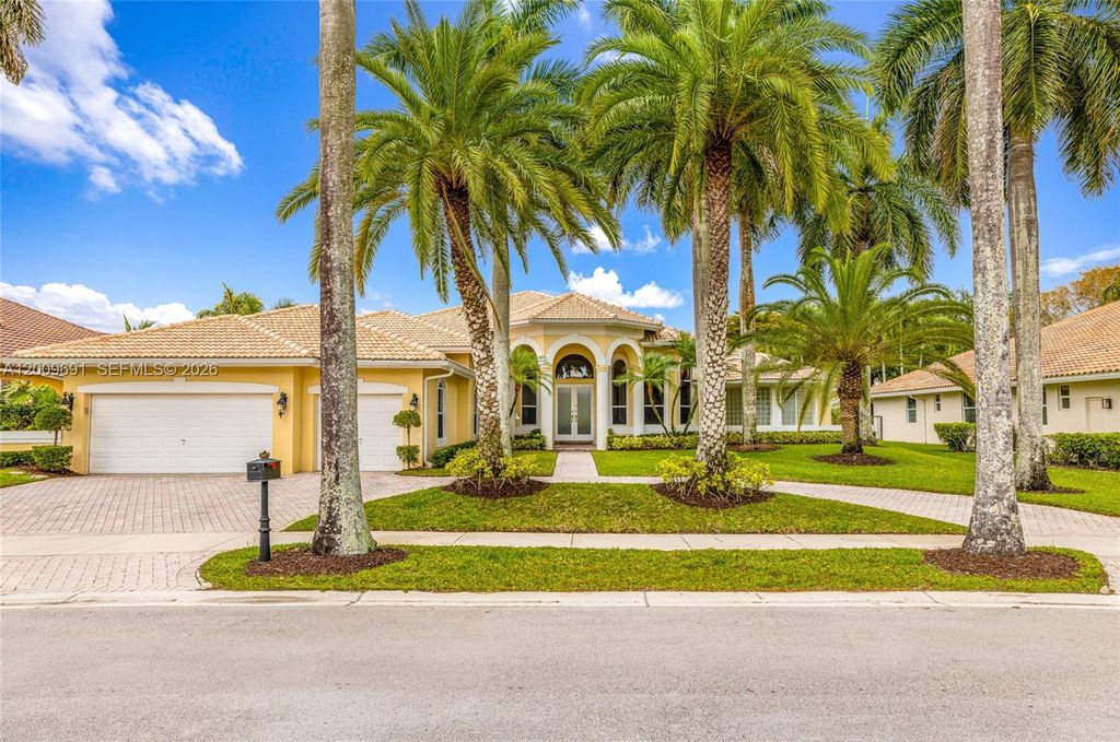 2477 Poinciana Drive, Weston, FL 33327