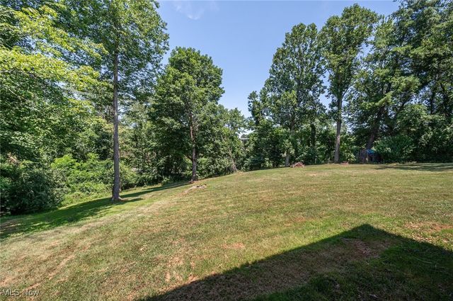 24 Heather Circle, Washington, WV 26181