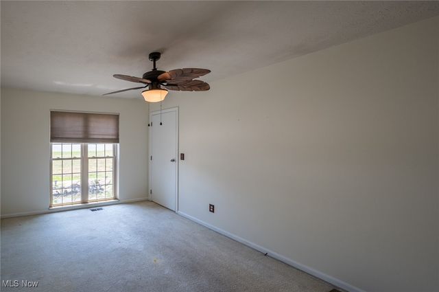 24 Heather Circle, Washington, WV 26181