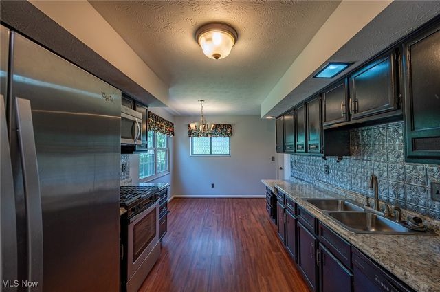 24 Heather Circle, Washington, WV 26181