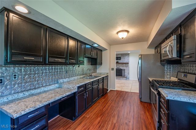 24 Heather Circle, Washington, WV 26181