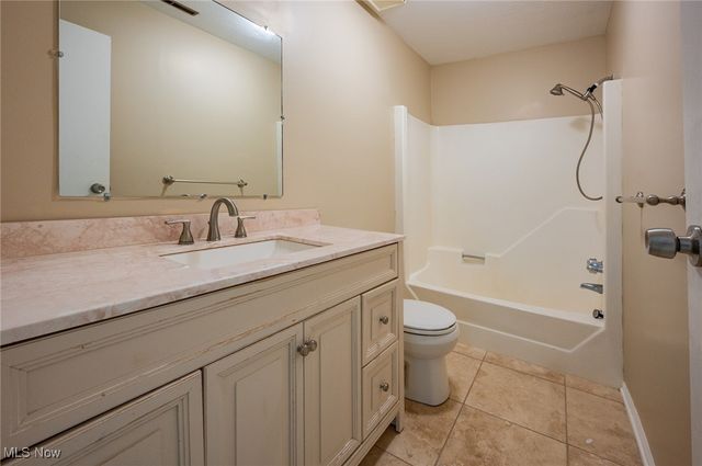 24 Heather Circle, Washington, WV 26181