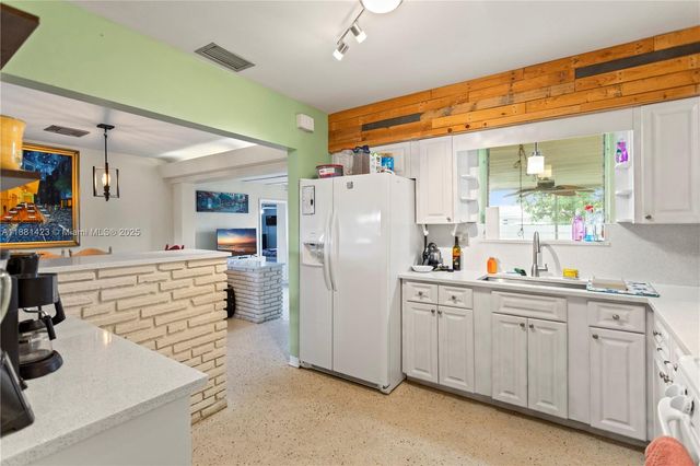 3202 Taft St, Hollywood, FL 33021