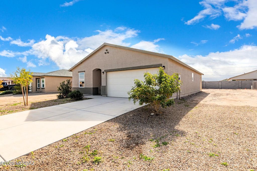 9933 W Concordia Drive, Arizona City, AZ 85123