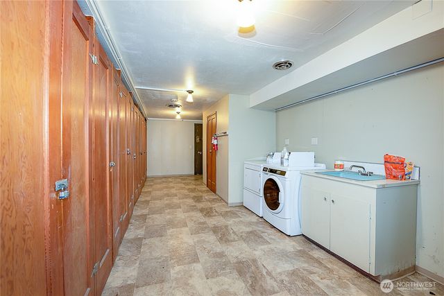 3262 California Avenue SW, Seattle, WA 98116