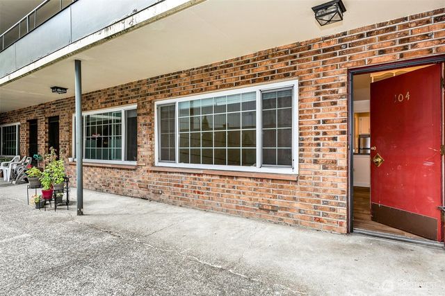 3262 California Avenue SW, Seattle, WA 98116