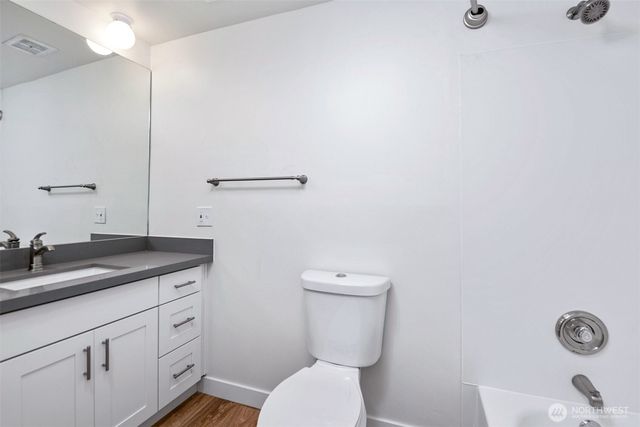 3262 California Avenue SW, Seattle, WA 98116