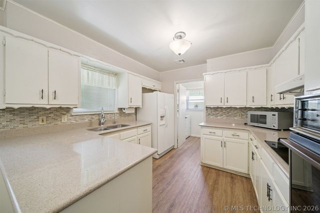 6516 E 57th Place, Tulsa, OK 74145