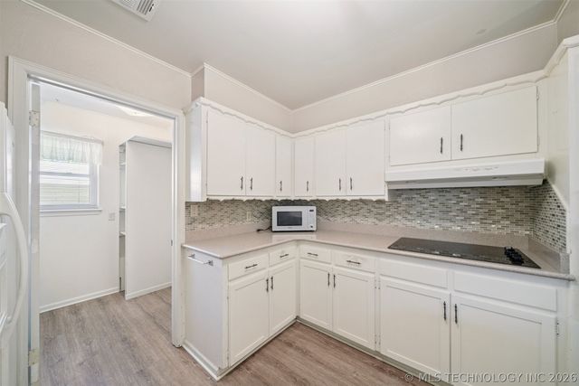 6516 E 57th Place, Tulsa, OK 74145