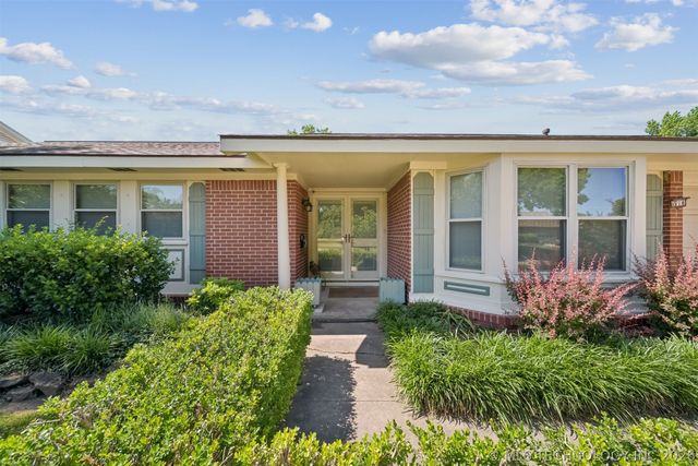 6516 E 57th Place, Tulsa, OK 74145