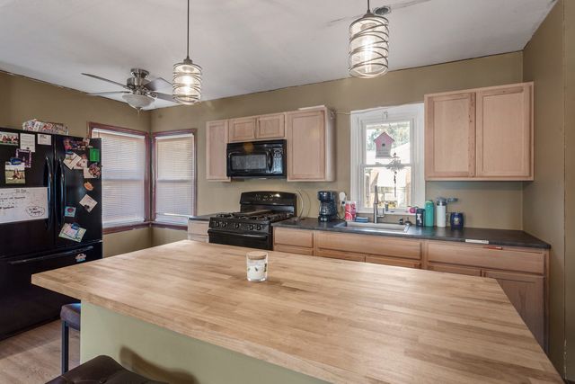 300 E Warren Street, Leroy, IL 61752