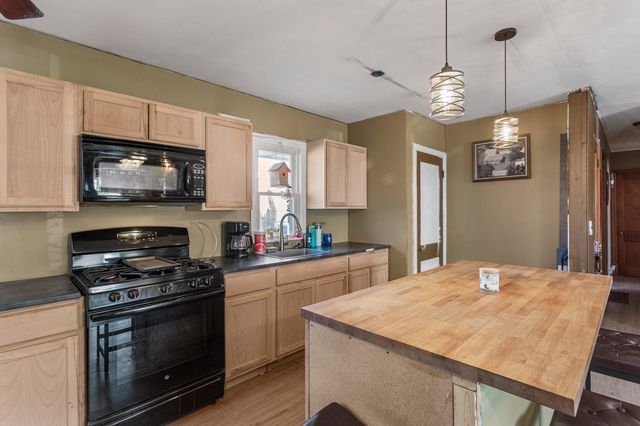 300 E Warren Street, Leroy, IL 61752